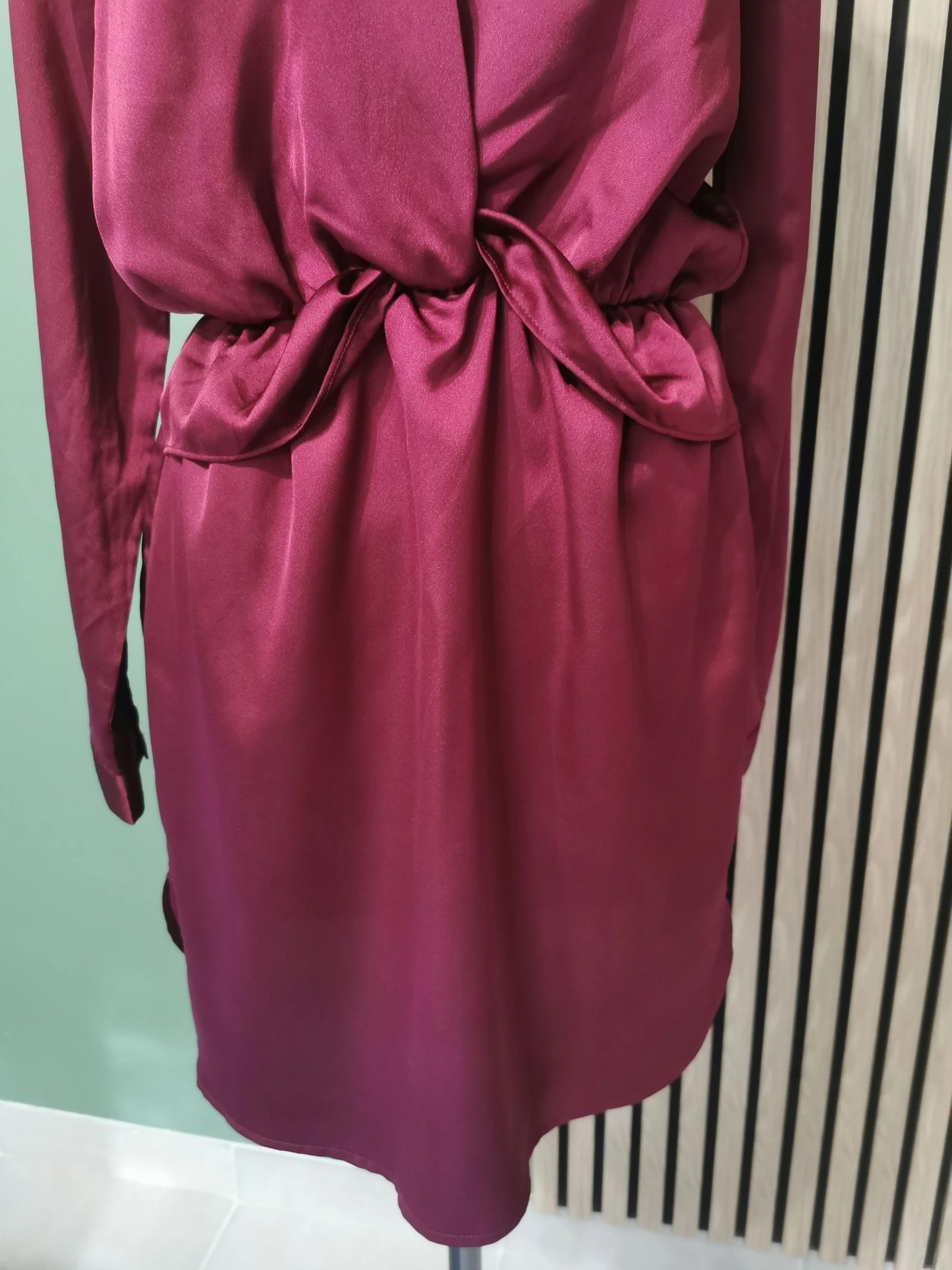 Vestido bordeaux Prettylittlething – photo 5